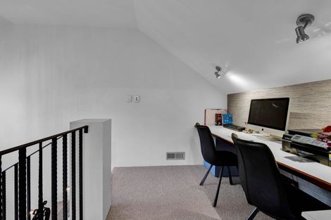 Photo of property in 5-7 Adam Lile Drive, Highlands Park, New Plymouth, 4312