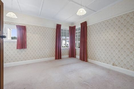 Photo of property in 17 Barrett Street, Westown, New Plymouth, 4310