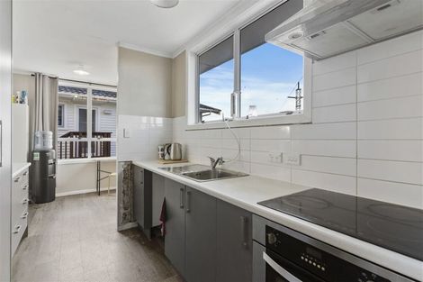 Photo of property in 22 Edgeworth Road, Glenfield, Auckland, 0629