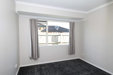Photo of property in 12 Mellefont Close, East Tamaki Heights, Auckland, 2016