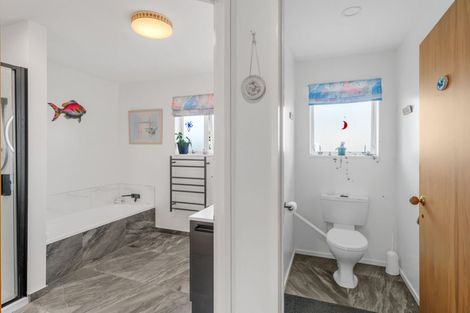 Photo of property in 18 Claverley Gardens, Avonhead, Christchurch, 8042