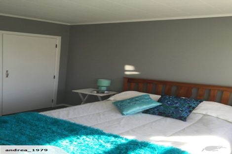 Photo of property in 14 Omega Street, Newlands, Wellington, 6037