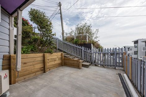 Photo of property in 35 Hankey Street, Mount Cook, Wellington, 6011