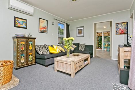 Photo of property in 8 Jayne Place, Torbay, Auckland, 0630