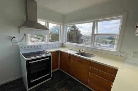 Photo of property in 9 Bellringer Crescent, Newlands, Wellington, 6037