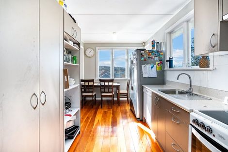 Photo of property in 101 Hereford Street, Cannons Creek, Porirua, 5024