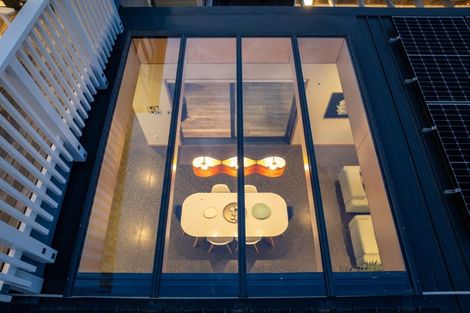 Photo of property in 35 Queen Street, Mount Victoria, Wellington, 6011