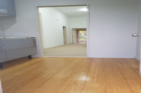 Photo of property in 11 Cobblestone Lane, Hillcrest, Auckland, 0627