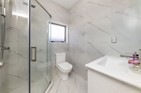 Photo of property in 55a Senator Drive, Manurewa, Auckland, 2105