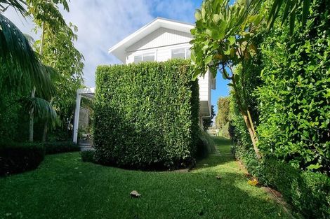 Photo of property in 17 Bevyn Street, Castor Bay, Auckland, 0620