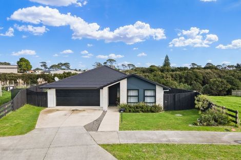 Photo of property in 19 Tahuna Minhinnick Drive, Glenbrook, Waiuku, 2681
