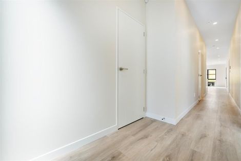 Photo of property in 42 Whakairo Crescent, Gulf Harbour, 0930