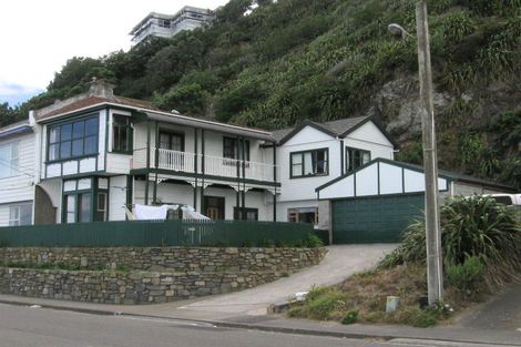 Photo of property in 346 The Esplanade, Island Bay, Wellington, 6023