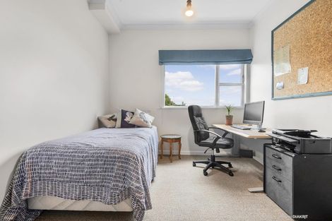 Photo of property in 32 Sugarloaf Road, Brooklyn, Wellington, 6021