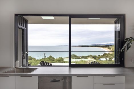 Photo of property in 30 Chambers Street, Kakanui, Oamaru, 9495