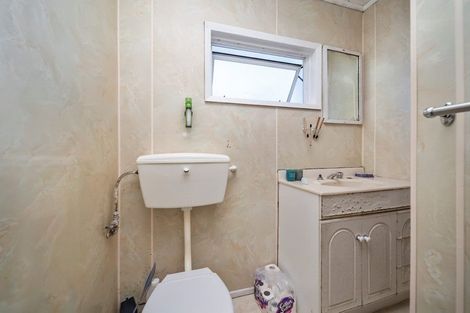 Photo of property in 38 Paritutu Road, Spotswood, New Plymouth, 4310