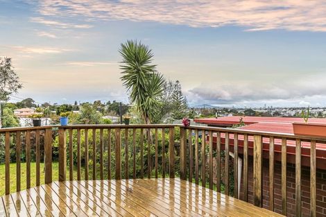 Photo of property in 2/42 Hogans Road, Glenfield, Auckland, 0629