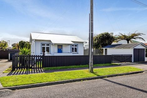 Photo of property in 10 Erin Street, Hawera, 4610