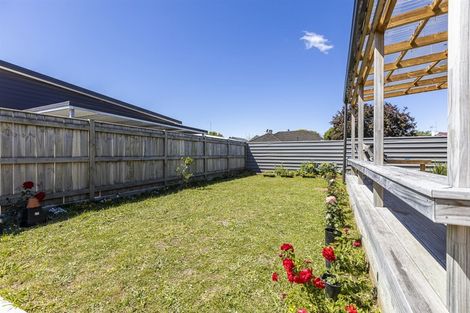Photo of property in 46 Exeter Crescent, Takaro, Palmerston North, 4412