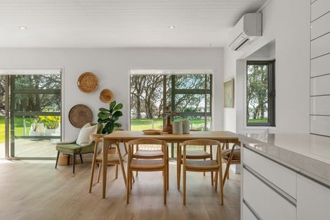 Photo of property in 113 Moana Anu Anu Avenue, Whangamata, 3620