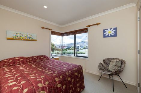 Photo of property in 14 San Priamo Place, Paraparaumu Beach, Paraparaumu, 5032