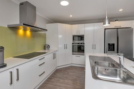 Photo of property in 5 Sando Way, One Tree Point, 0118