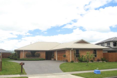 Photo of property in 18 Oaklands Drive, Cambridge, 3434