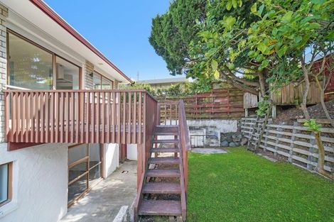 Photo of property in 2 Icarus Place, Half Moon Bay, Auckland, 2012