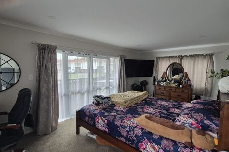 Photo of property in 50 Archmillen Avenue, Pakuranga Heights, Auckland, 2010