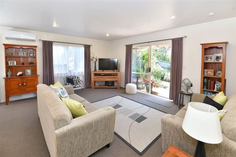 Photo of property in 1/4 Knott Road, Stanmore Bay, Whangaparaoa, 0932