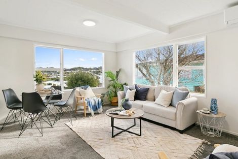 Photo of property in 49 Cypress Drive, Maungaraki, Lower Hutt, 5010