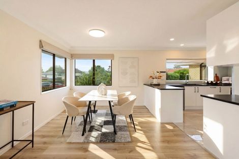 Photo of property in 1/17 Penruddocke Road, Half Moon Bay, Auckland, 2012