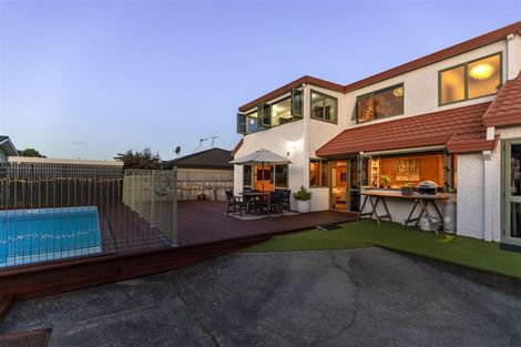 Photo of property in 3a Golding Road, Taradale, Napier, 4112