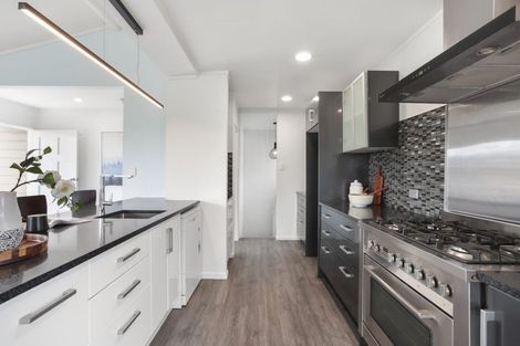 Photo of property in 26 Brunner Road, Glen Eden, Auckland, 0602