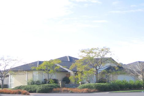 Photo of property in 8 Moyrus Crescent, East Tamaki Heights, Auckland, 2016