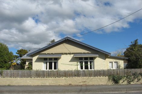 Photo of property in 3 Ruataniwha Street, Waipawa, 4210