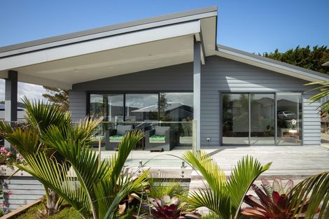 Photo of property in 27 Lori Lane, Coopers Beach, 0420