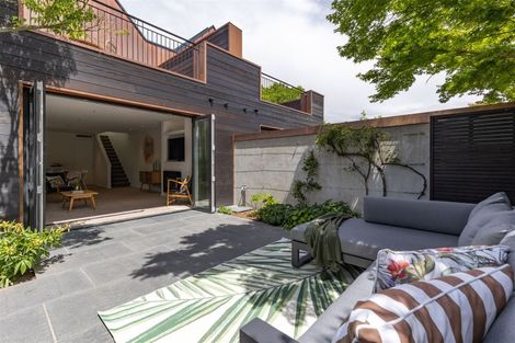 Photo of property in 89 Holly Road, St Albans, Christchurch, 8014