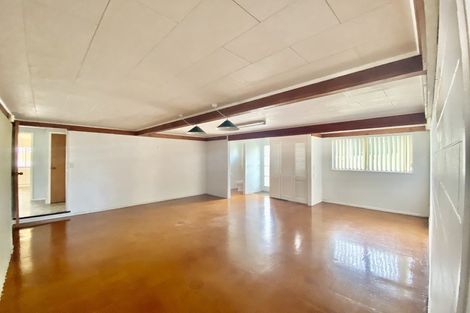 Photo of property in 23 Hazards Road, Weymouth, Auckland, 2103