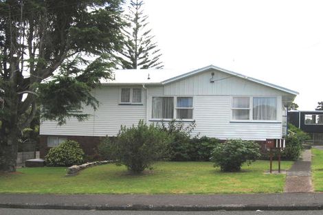 Photo of property in 68 Royal View Road, Te Atatu South, Auckland, 0610