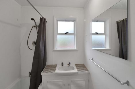 Photo of property in 39 Birdwood Road, Waterloo, Lower Hutt, 5011