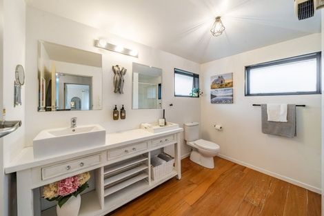Photo of property in 18 Pempsey Street, Silverstream, Upper Hutt, 5019
