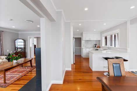 Photo of property in 15 Matipo Road, Te Atatu Peninsula, Auckland, 0610