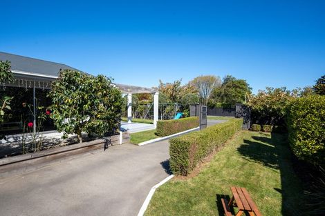Photo of property in 10 Warren Crescent, Hillmorton, Christchurch, 8025