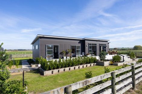 Photo of property in 567 Lethbridge Road, Halcombe, 4775