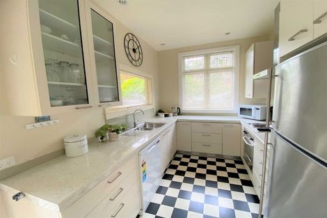 Photo of property in 19 Taupata Street, Redcliffs, Christchurch, 8081