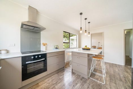 Photo of property in 56 Albatross Close, Whitby, Porirua, 5024