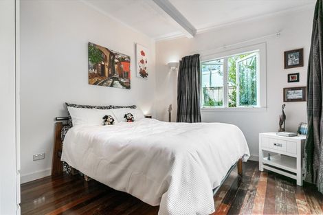 Photo of property in 1/10 Marsh Avenue, Forrest Hill, Auckland, 0620