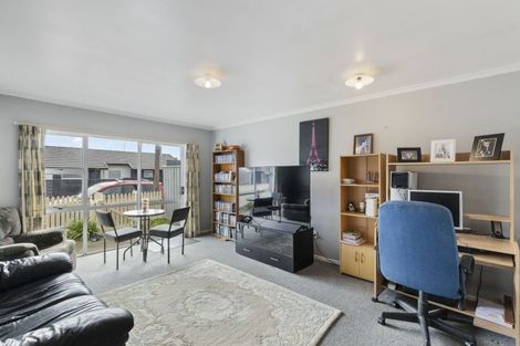 Photo of property in 2/220 Coronation Avenue, Welbourn, New Plymouth, 4310