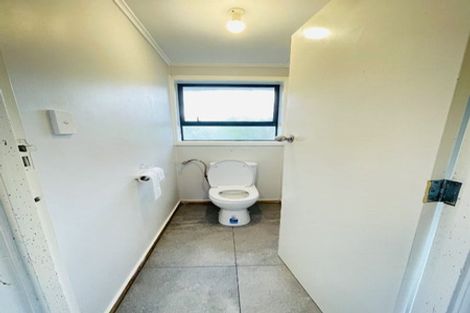 Photo of property in 40 Woodside Road, Massey, Auckland, 0614